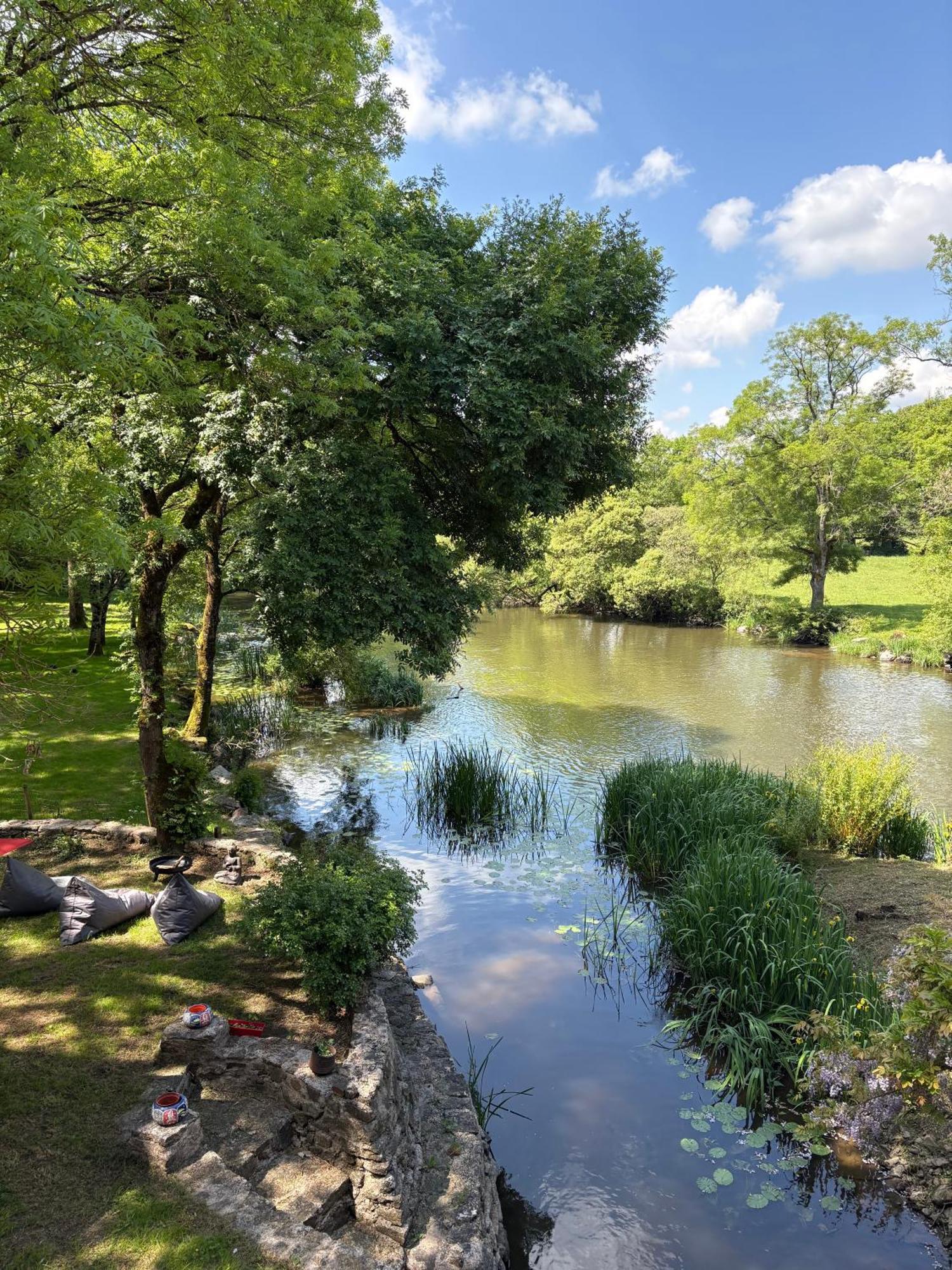 Le Moulin Du Guy, Proche Du Puy Dufou Chanverrie Exterior foto